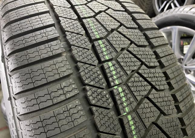 Continental ContiWinterContact TS 860S 275/35 R20 и 245/40 R20 102W