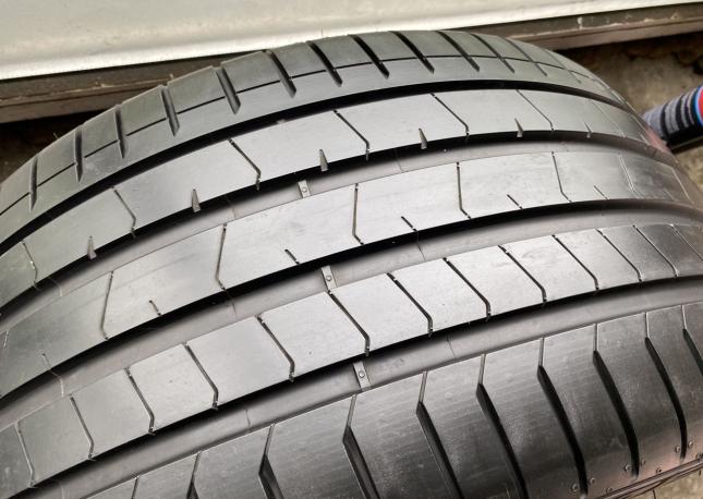 Pirelli P Zero PZ4 275/30 R21 98Y