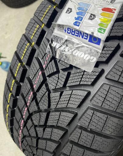 Goodyear UltraGrip Performance+ 255/45 R20 105V