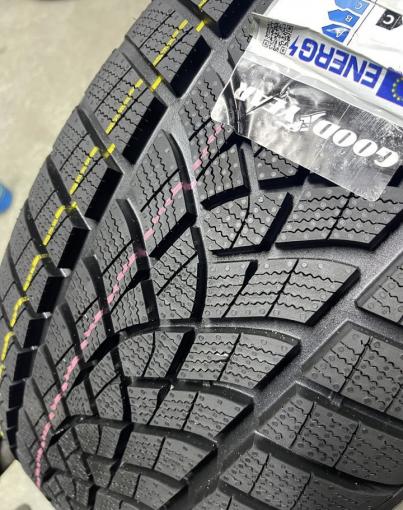 Goodyear UltraGrip Performance+ 255/45 R20 105V