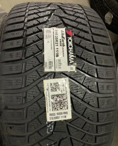 Yokohama W.Drive V905 275/40 R21 и 315/35 R21 W