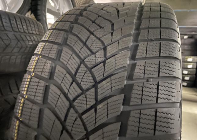 Goodyear UltraGrip Performance+ 285/35 R22 106V