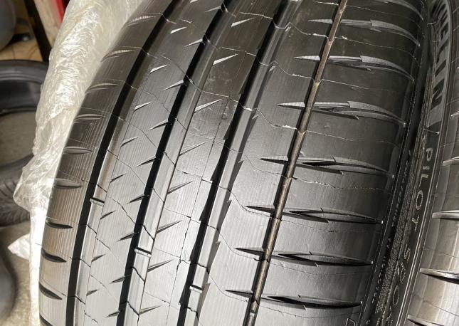 Michelin Pilot Sport 4 275/35 R21 и 315/30 R21 103Y