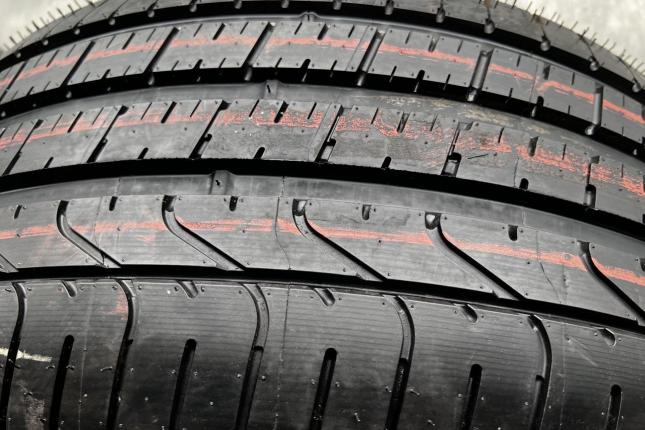 Pirelli P Zero SUV 295/45 R20