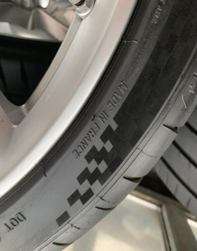 Michelin Pilot Sport 4 S 285/30 R21 100Y