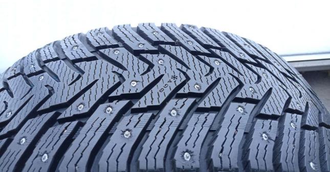 Nokian Tyres Hakkapeliitta 8 275/45 R20