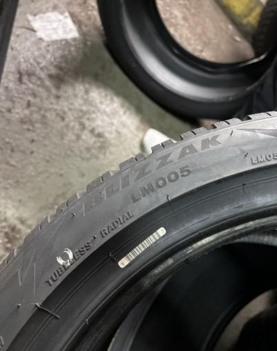 Bridgestone Blizzak LM-005 295/35 R21