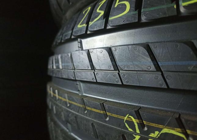 Michelin Latitude Sport 3 235/50 R19