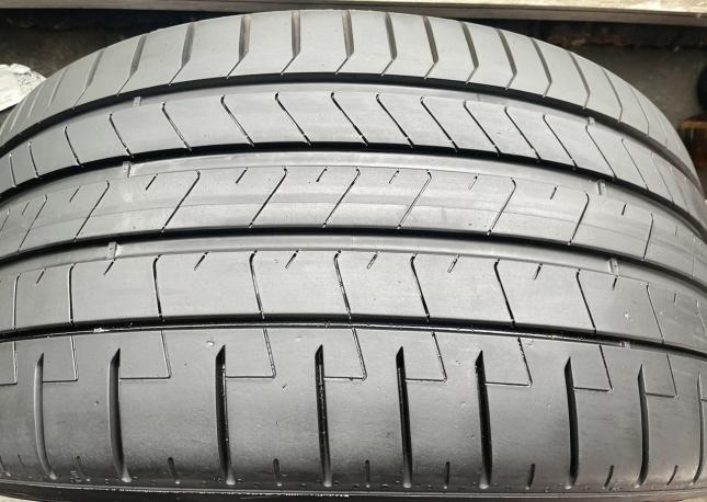 Pirelli P Zero PZ4 295/30 R21 102W