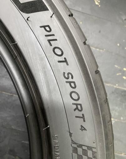 Michelin Pilot Sport 4 255/45 R18