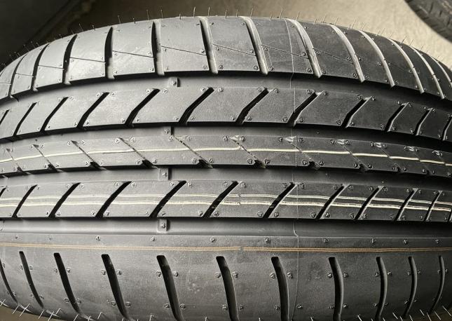 Goodyear EfficientGrip 245/45 R19 и 275/40 R19 102Y