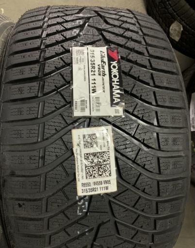 Yokohama BluEarth Winter V905 275/40 R21 и 315/35 R21