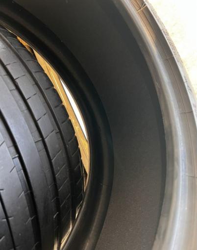 Michelin Pilot Super Sport 245/35 R21