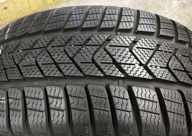 Pirelli Winter Sottozero 3 215/50 R18 92V