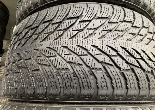 Nokian Tyres Hakkapeliitta R3 225/40 R19 и 255/35 R19