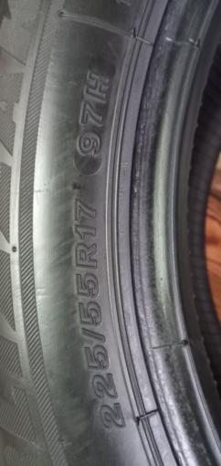 Bridgestone Blizzak LM-32 225/55 R17 97H