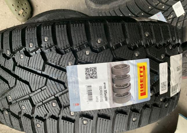 Pirelli Ice Zero 2 255/35 R20