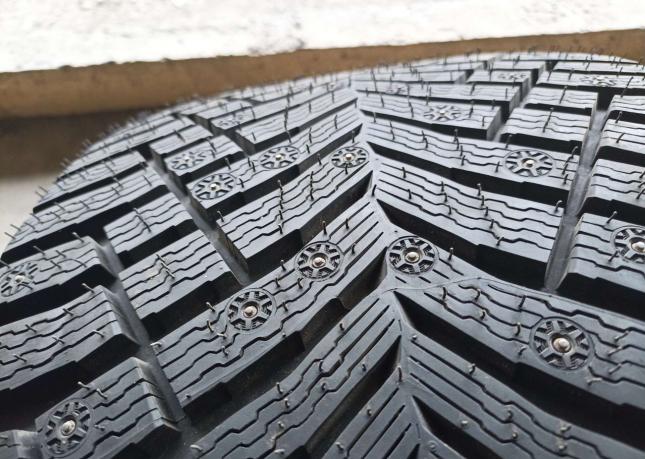 Michelin X-Ice North 4 245/35 R20