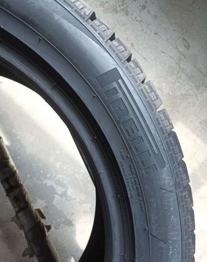 Pirelli Ice Zero SUV 245/45 R19