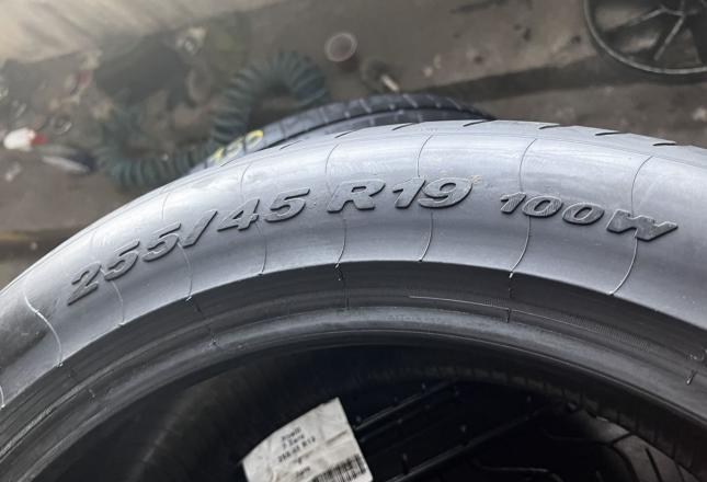 Pirelli P Zero S.C. 255/45 R19