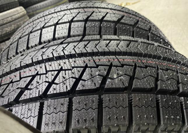 Bridgestone Blizzak VRX 215/65 R16