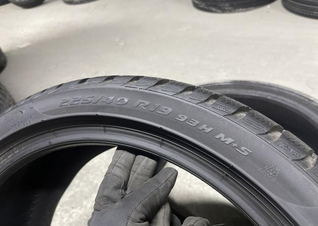 Pirelli Winter Sottozero 3 225/40 R19 93H