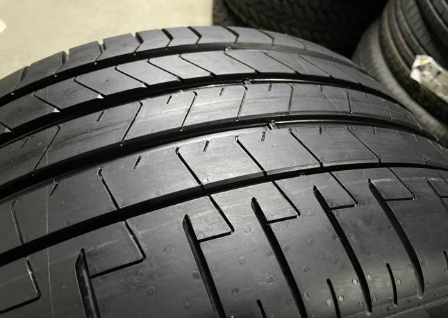 Pirelli P Zero PZ4 285/40 R19 107Y