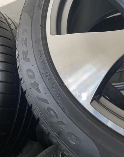 Pirelli Scorpion Winter 275/45 R21 и 315/40 R21 111V