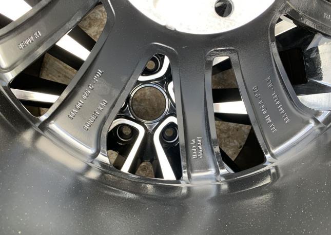 Оригинальные колеса на Bentley Bentayga R21