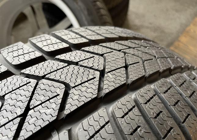 Pirelli Winter Sottozero 3 255/35 R21 98V