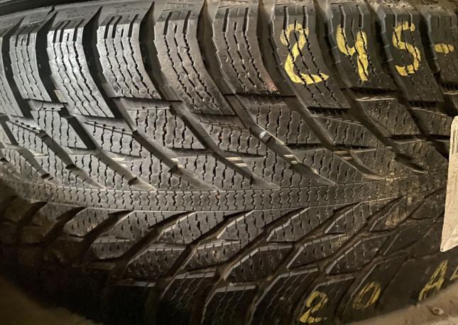 Nokian Tyres Hakkapeliitta R3 245/45 R18