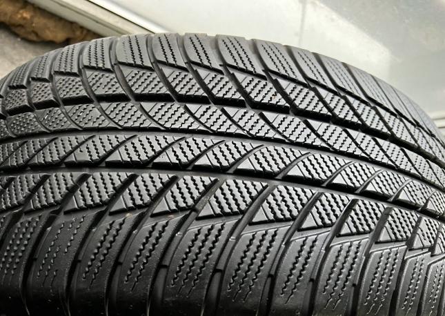 Bridgestone Blizzak LM-001 Evo 245/50 R19