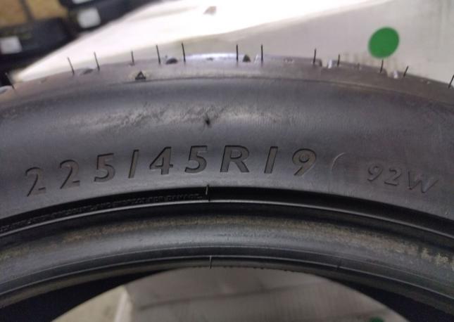 Dunlop Sport Maxx RT 225/45 R19 92