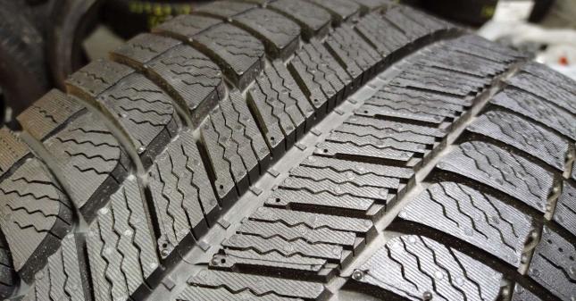 Michelin X-Ice 3 245/45 R18