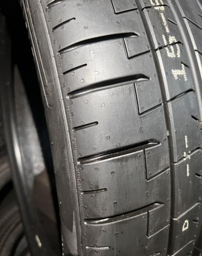 Pirelli P Zero PZ4 285/35 R20