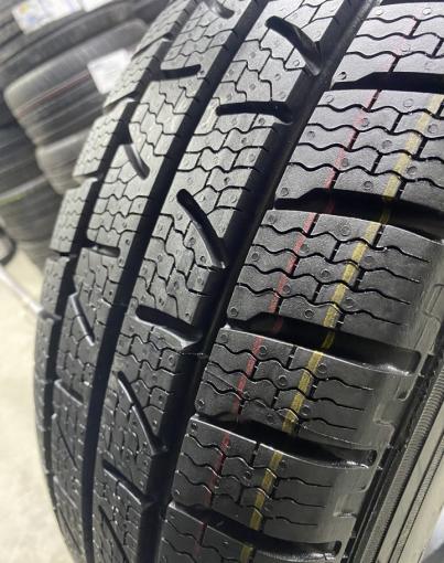 Pirelli Carrier Winter 225/60 R16C