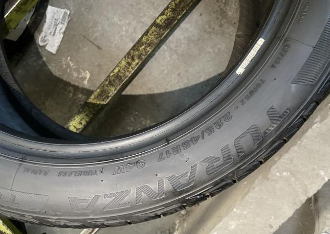 Bridgestone Turanza T001 225/45 R17