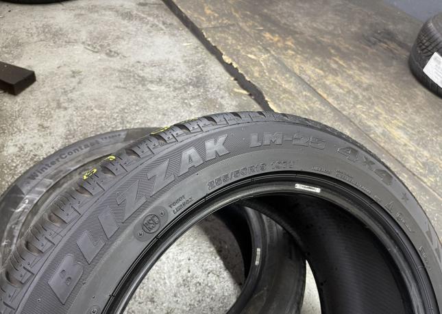 Bridgestone Blizzak LM-25 255/50 R19 107V