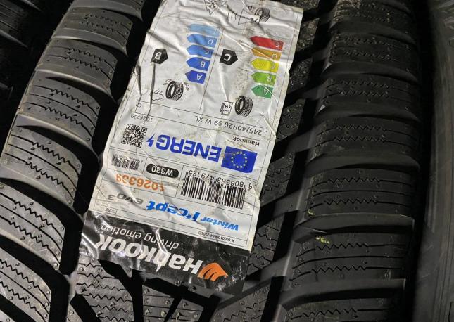 Hankook Winter I&#39;Cept Evo 3 W330 275/35 R20 и 245/40 R20 102W