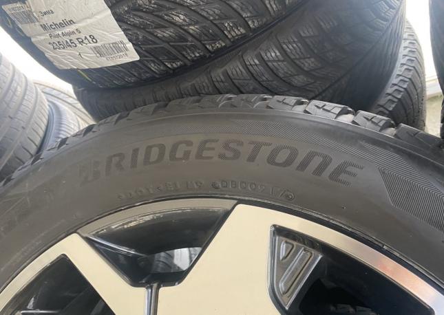 Bridgestone Blizzak DM-V2 235/55 R20 102W