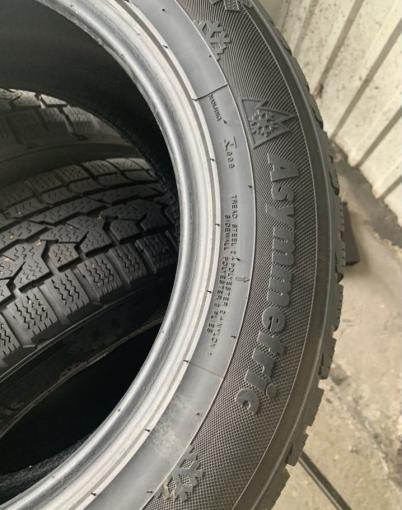 Kumho I&#39;Zen RV Asymmetric 225/60 R17