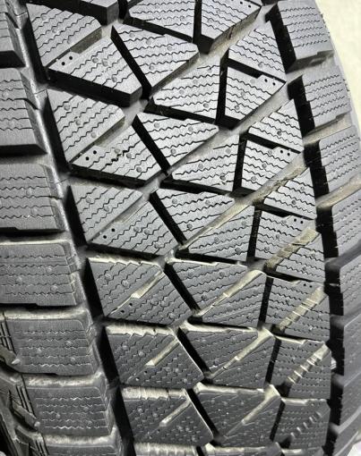 Bridgestone Blizzak DM-V2 235/55 R20 102T