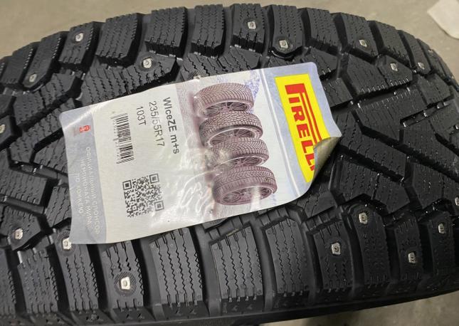 Pirelli Ice Zero 235/55 R17 103T