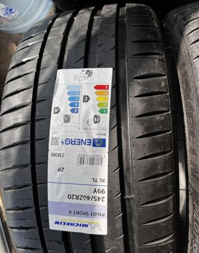 Michelin Pilot Sport 4 S 245/40 R20 и 275/35 R20