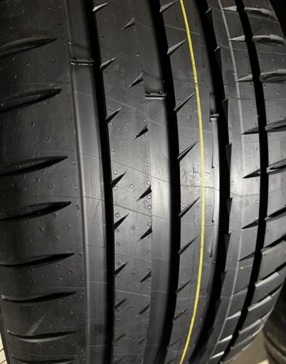 Michelin Pilot Sport 4 255/40 R19 100W