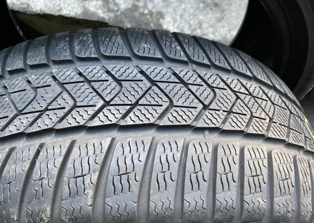 Pirelli Winter Sottozero 3 275/35 R19 и 245/40 R19 98V