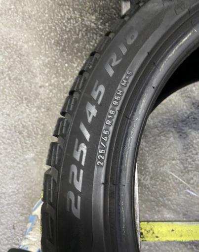 Pirelli Winter Sottozero 3 225/45 R18