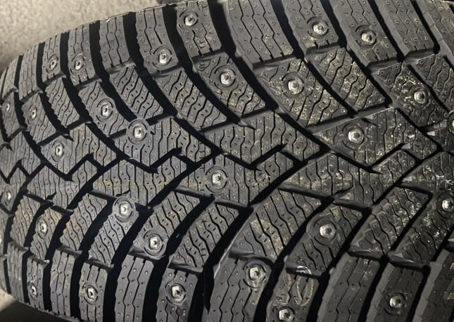 Pirelli Ice Zero 2 225/50 R18