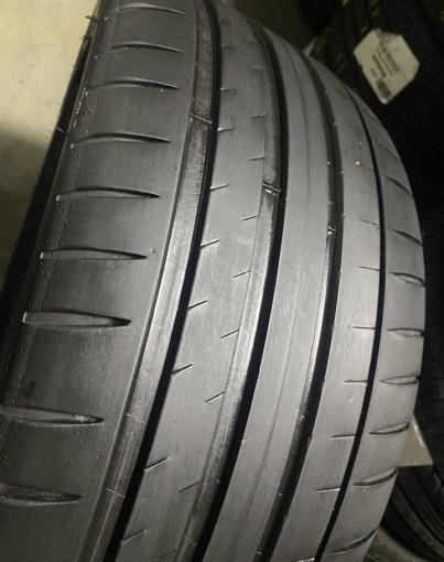 Michelin Pilot Sport 4 S 235/40 R19