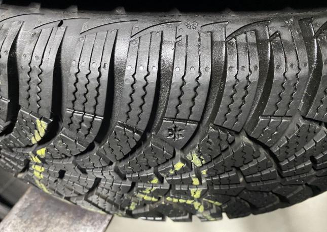 Goodyear Ultra Grip 4+ 195/65 R15